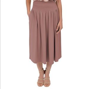 Women’s Plus Size Midi Pocket Skirt